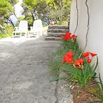 Nyaraló House Ivan *