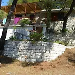 House Ivan Nyaraló